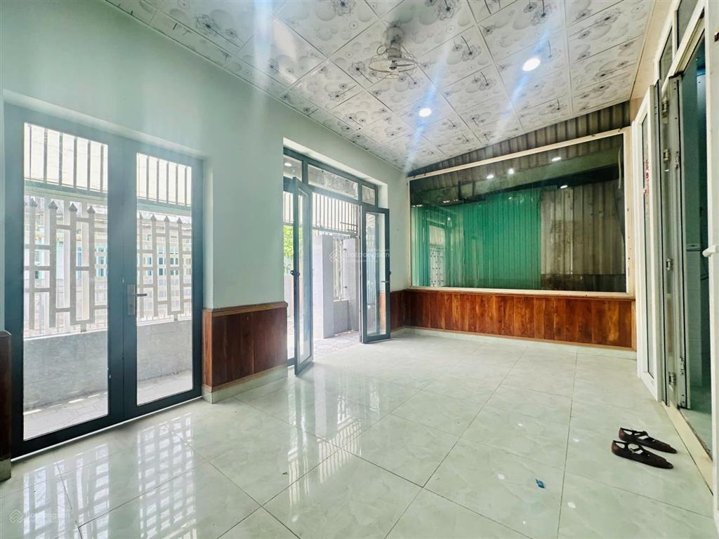 Bán nhà trệt lầu 3p ngủ, xây dựng kiên cố, gần trường võ minh đức. phú thọ, tp thủ dầu một cũ