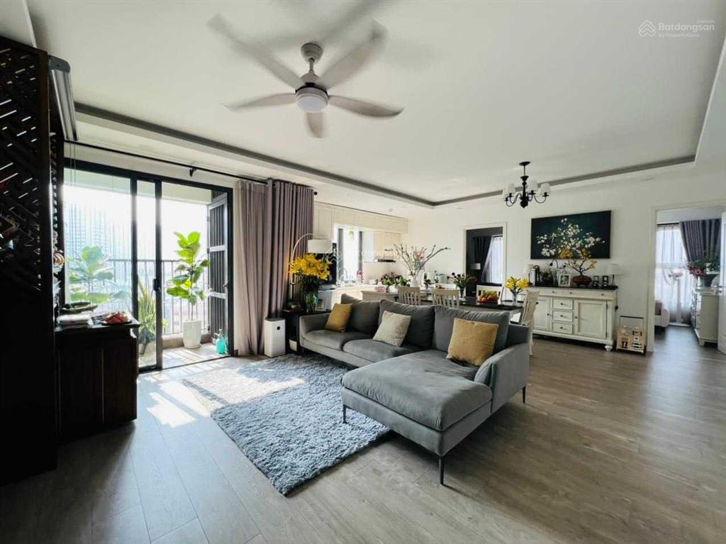 Chính chủ bán gấp căn hộ 3 ngủ 103m2 sẵn sổ tầng 15, giá 10.6 tỷ hướng mát tại imperia sky garden