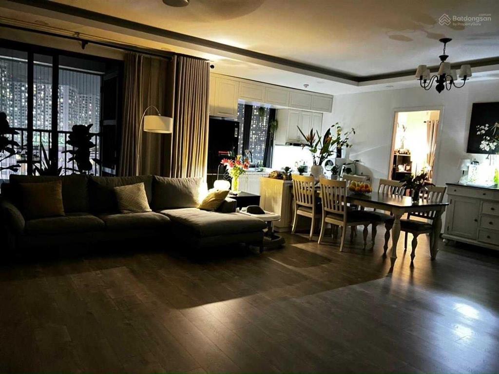 Chính chủ bán gấp căn hộ 3 ngủ 103m2 sẵn sổ tầng 15, giá 10.6 tỷ hướng mát tại imperia sky garden