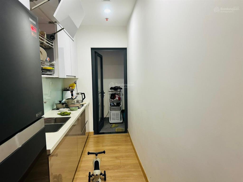 Cho thuê căn hộ 2 phòng ngủ, nội thất đầy đủ có slot ô tô giá 16tr/th vào được ngay tại hinode city
