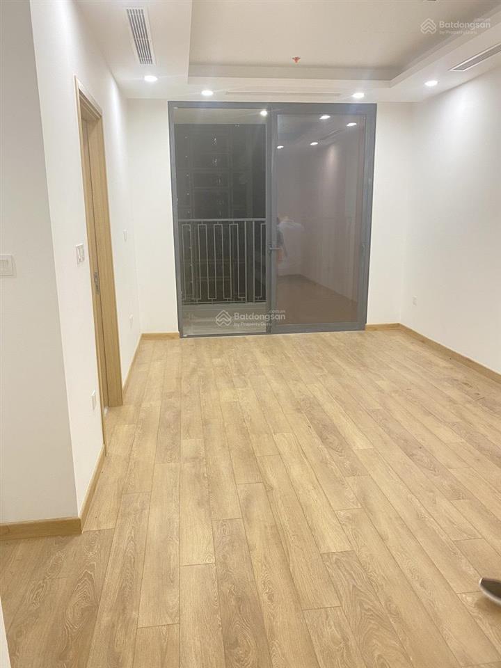 Chủ nhà cần cho thuê gấp căn hộ 2pnnhà mới vào ngay, có slot ô tô, giá 15tr/th tại hinode city