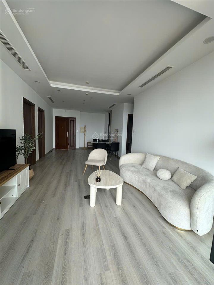 Tìm khách thuê lâu dài căn hộ 3 phòng ngủ, full nội thất, vào được ngay, có slot ô tô  giá 20tr/th