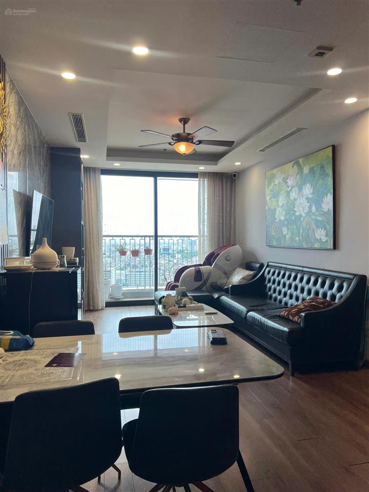Bán căn hộ 3pn, 105m, tầng 24, sân vườn riêng của tầng, full nội thất, có slot ô tô, giá 13,5 tỷ