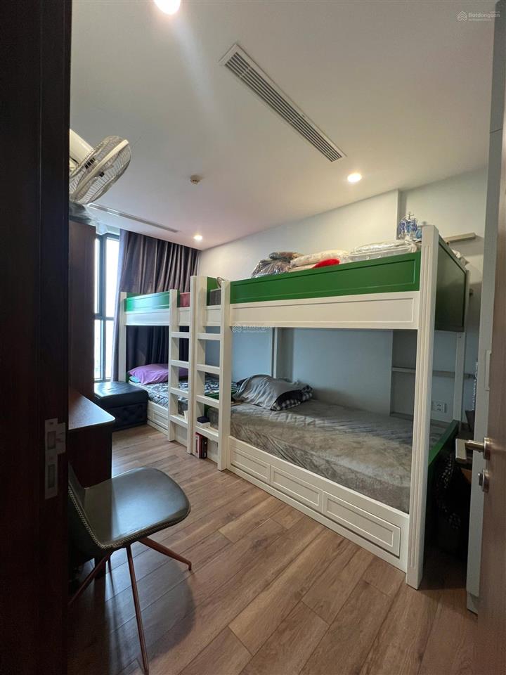 Bán căn hộ 3pn, 105m, tầng 24, sân vườn riêng của tầng, full nội thất, có slot ô tô, giá 13,5 tỷ