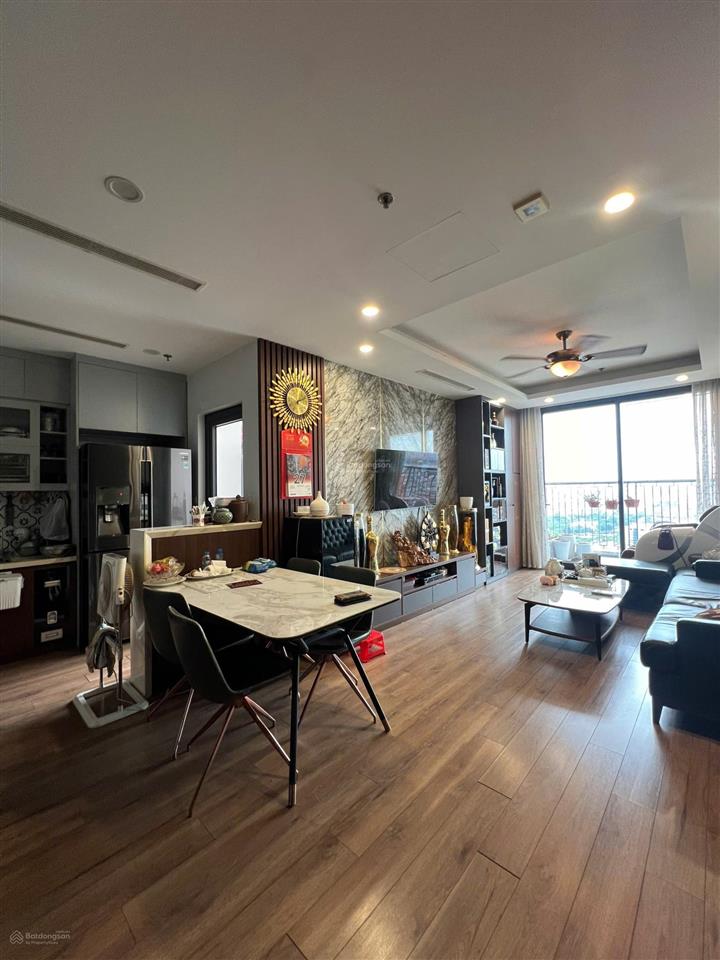 Bán căn hộ 3pn, 105m, tầng 24, sân vườn riêng của tầng, full nội thất, có slot ô tô, giá 13,5 tỷ