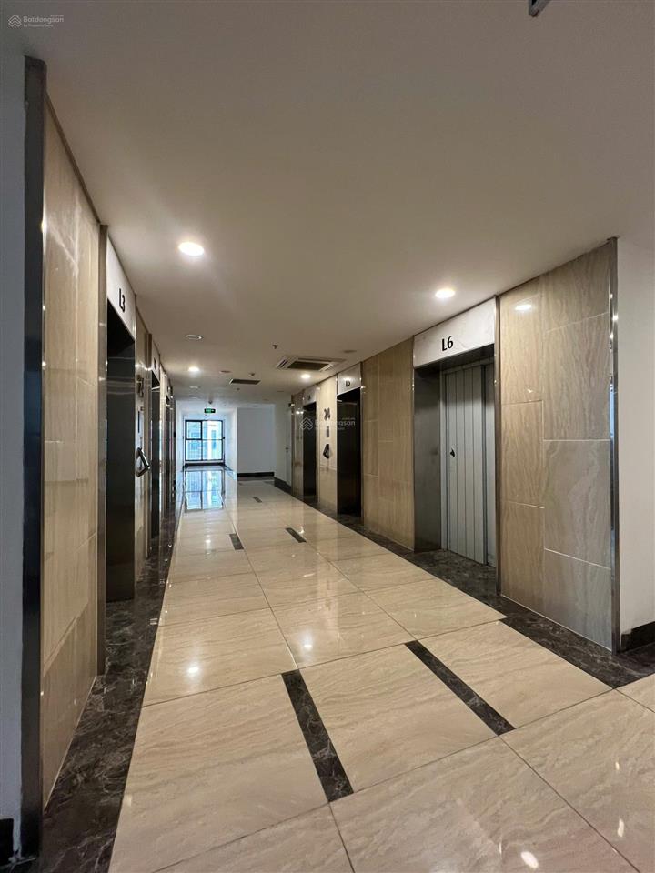 Bán căn hộ 3pn, 105m, tầng 24, sân vườn riêng của tầng, full nội thất, có slot ô tô, giá 13,5 tỷ