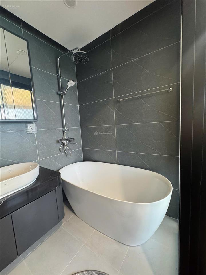 Bán căn 3pn  tòa a  đầy đủ nội thất  rẻ giật mình 9.3 tỷ  hướng mát  có slot ô tô định danh