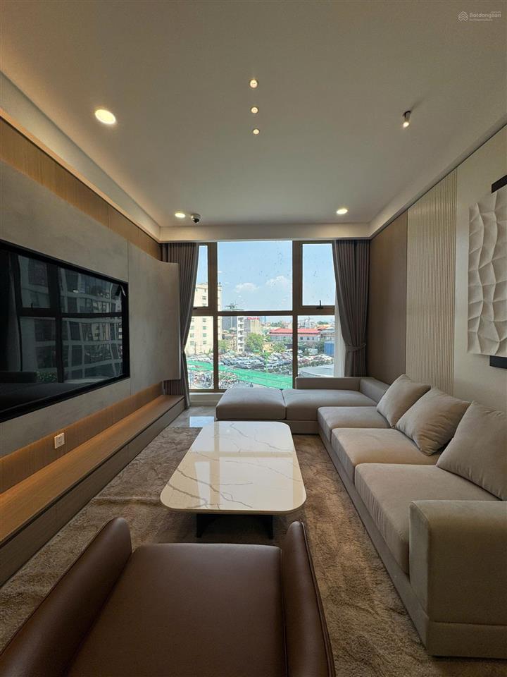 Bán căn 3pn  tòa a  đầy đủ nội thất  rẻ giật mình 9.3 tỷ  hướng mát  có slot ô tô định danh