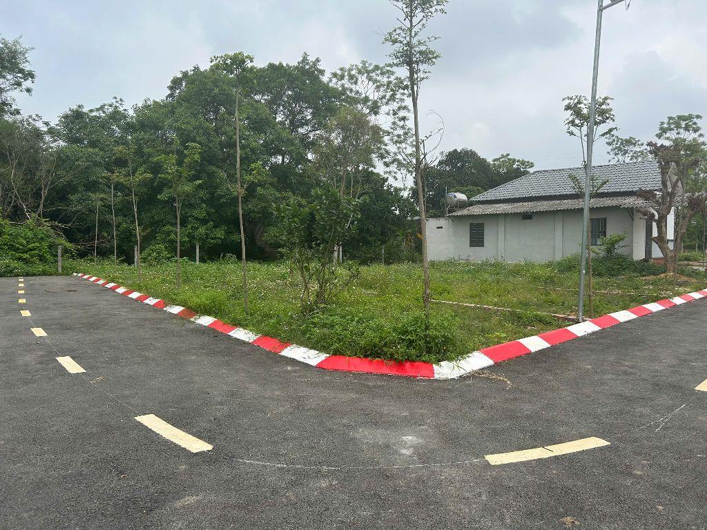 Lô đất 2 mặt tiền Hòa Lạc 81m2 gần QL21, khu CNC giá 3 tỷ rưỡi