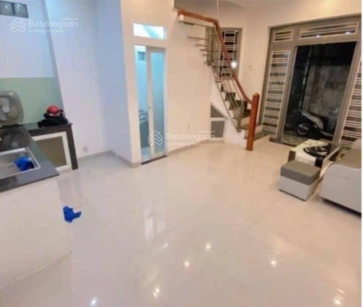 Quận 11 chủ gấp bán nhà 3 tầng chỉ 4.45 tỷ tl hẻm lạc long quân 30m2 ở ngay,  0907 082 ***