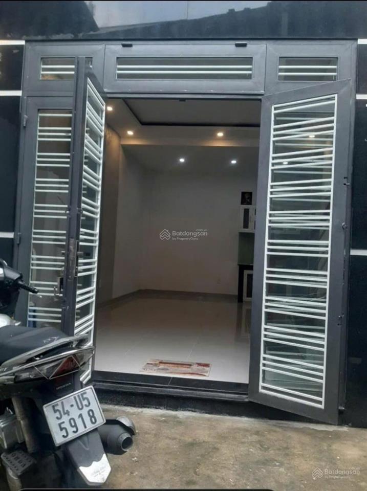 Quận 11 chủ gấp bán nhà 3 tầng chỉ 4.45 tỷ tl hẻm lạc long quân 30m2 ở ngay,  0907 082 ***