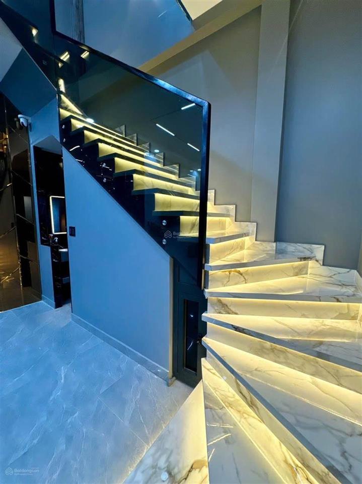 Nhà đẹp ở ngay hxh lạc long quân tân bình 3 tầng 50m2 chỉ 8.4 tỷ,  0907 082 ***