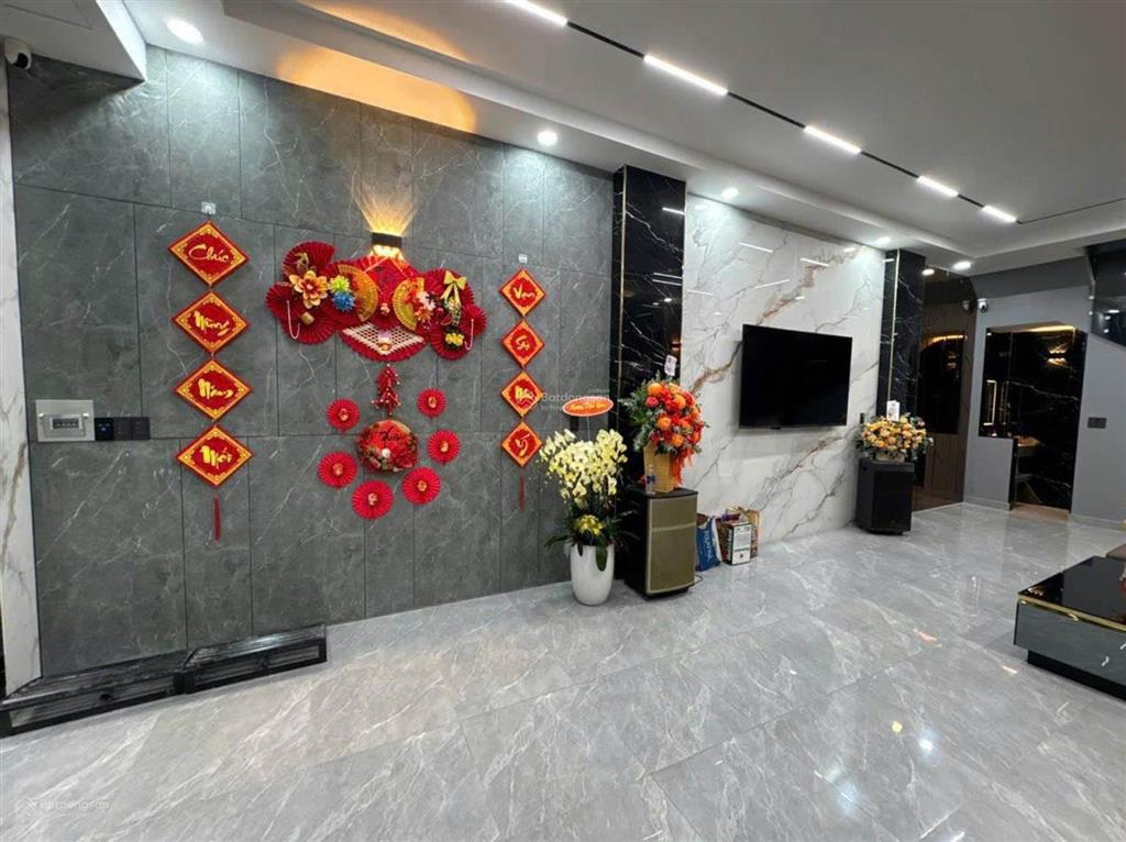 Nhà đẹp ở ngay hxh lạc long quân tân bình 3 tầng 50m2 chỉ 8.4 tỷ,  0907 082 ***