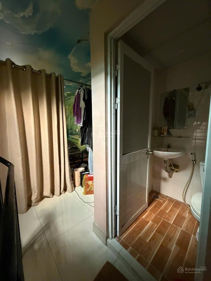 Tôi bán nhà tân bình 3 tầng chỉ 3.15 tỷ hẻm thông gần mt hồng lạc,  0907 082 ***