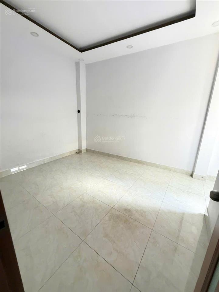 Bán nhà tân bình hẻm đường âu cơ hiếm trong khu vực 2 tầng 28m2 nở hậu chỉ 3,5 tỷ