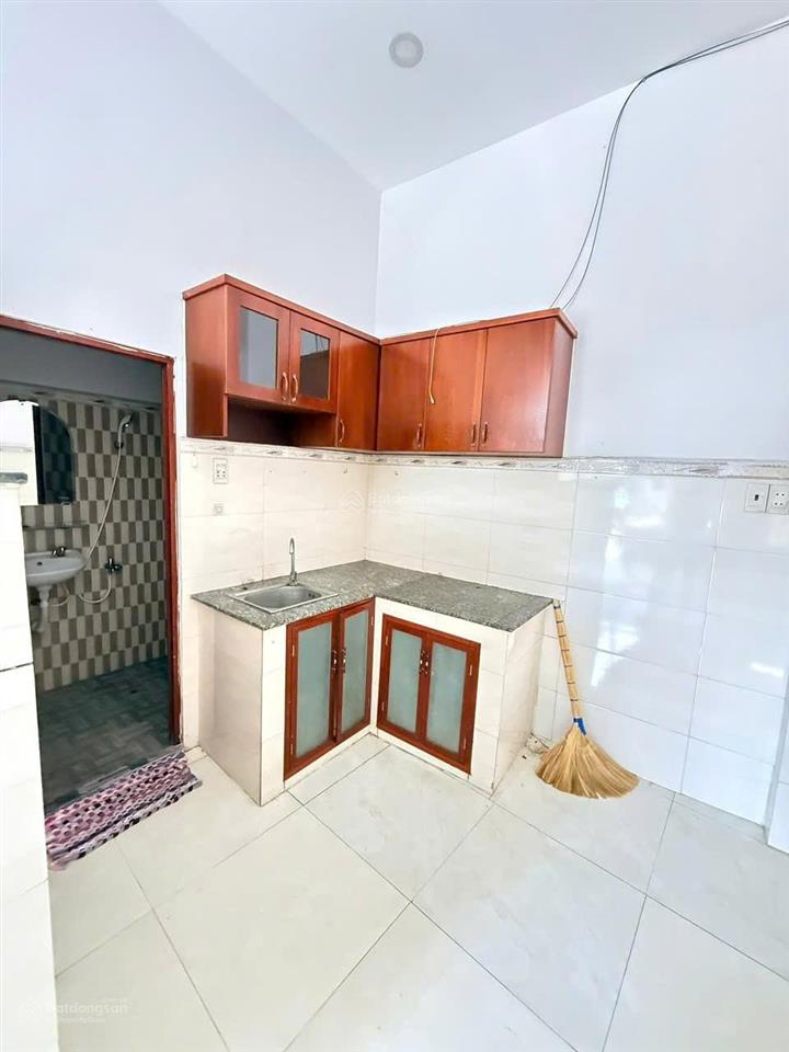 Bán nhà tân bình hẻm đường âu cơ hiếm trong khu vực 2 tầng 28m2 nở hậu chỉ 3,5 tỷ