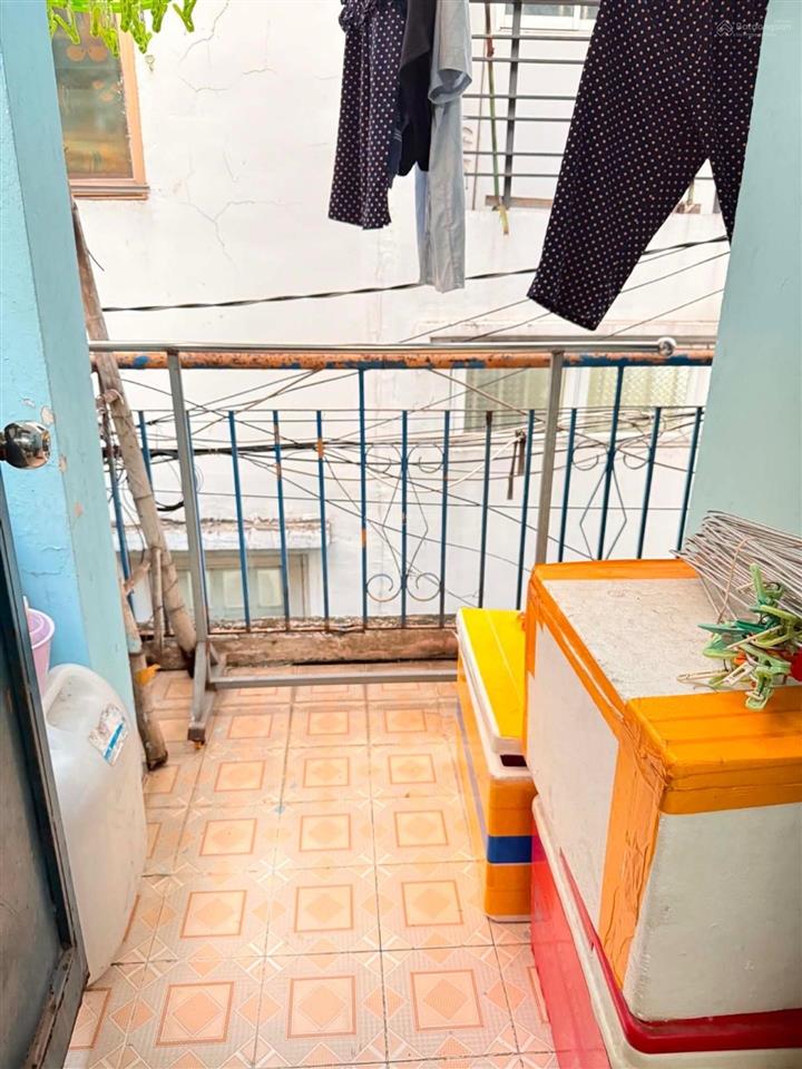 Bán nhà quận 10 hẻm tô hiến thành ngay chợ thuốc 27m2 chỉ 4,35 tỷ