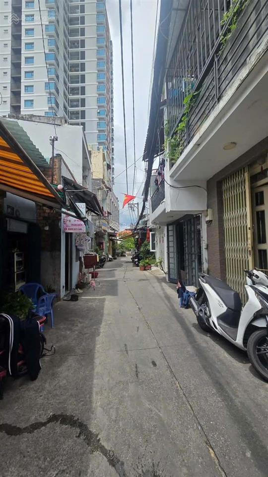 Tôi cần bán nhà quận 11 hxh đường lạc long quân 2 pn chỉ 2,95 tỷ