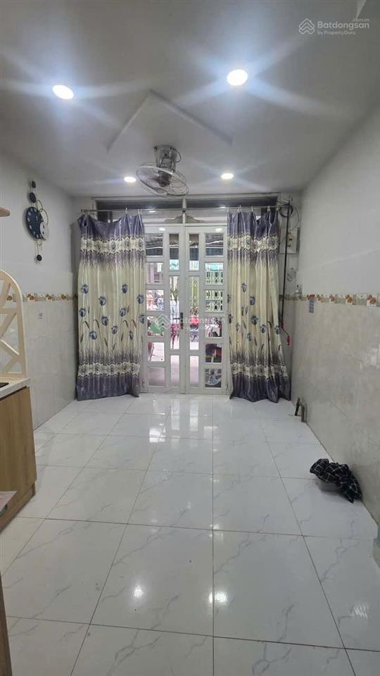 Tôi cần bán nhà quận 11 hxh đường lạc long quân 2 pn chỉ 2,95 tỷ