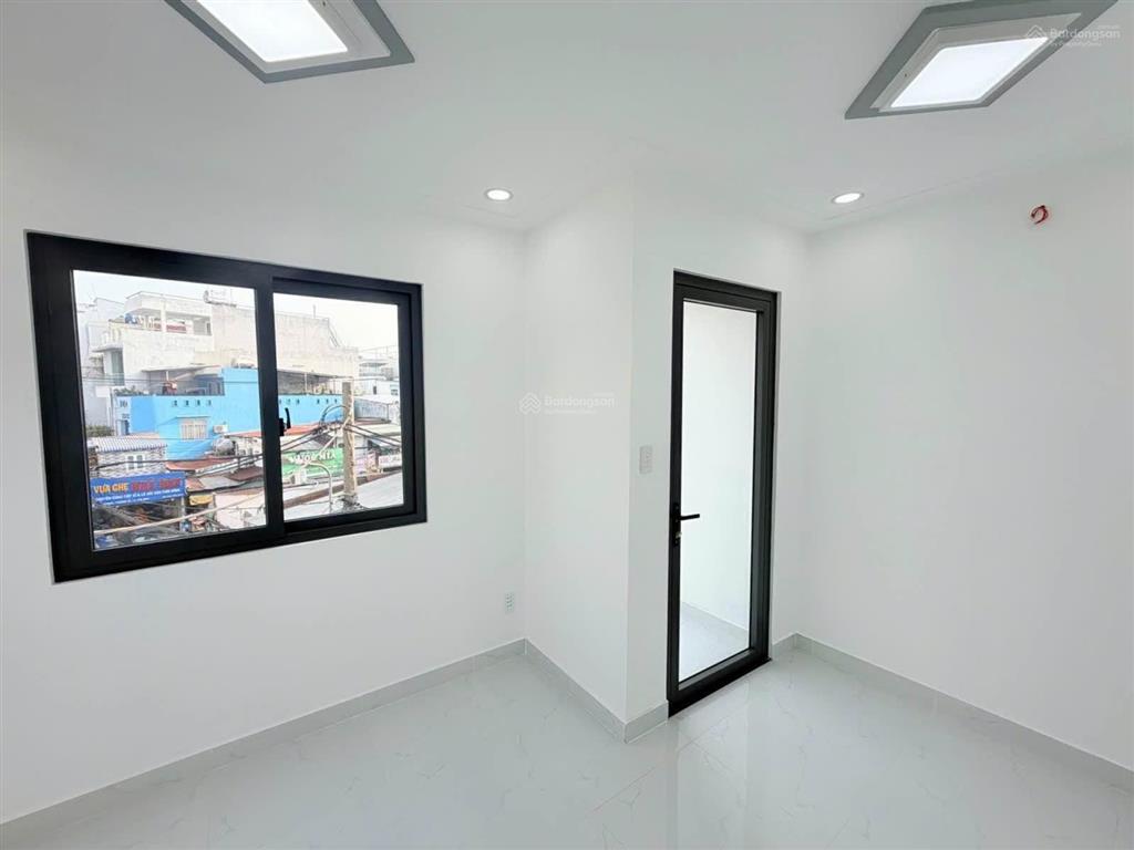 Bán nhà đường trần văn quang tân bình 35m2 chỉ 4.99 tỷ