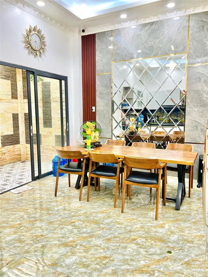 Bán nhà thiết kế tân cổ điển. đã hoàn công. sang tên nhanh. khu đô thị five star eco city 1