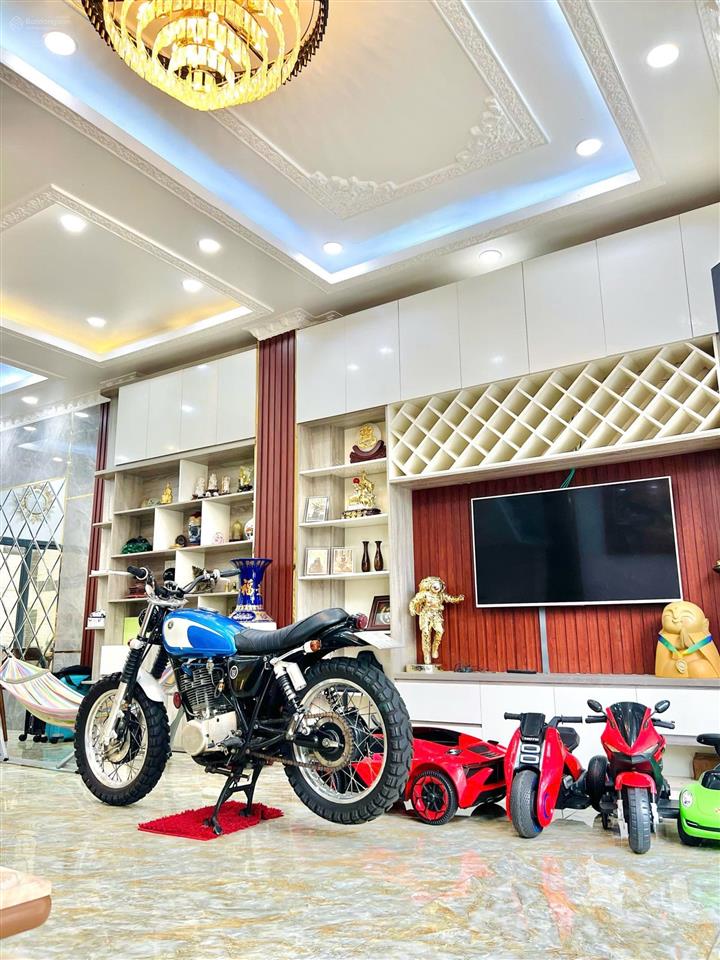 Bán nhà thiết kế tân cổ điển. đã hoàn công. sang tên nhanh. khu đô thị five star eco city 1