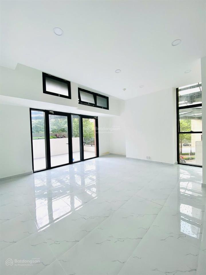 Trống sẵn nhiều diện tích văn phòng the sun avenue cần cho thuê  giá từ 10tr