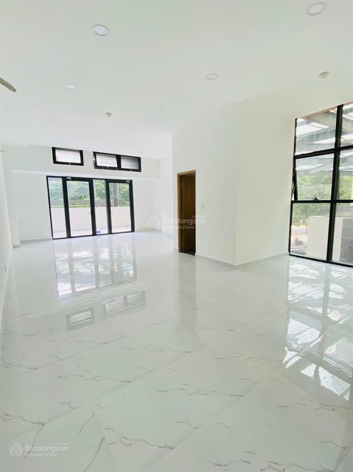 Trống sẵn nhiều diện tích văn phòng the sun avenue cần cho thuê  giá từ 10tr