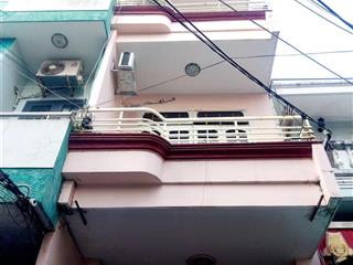 Trung tâm hải châu  kiệt ô tô vào nhà.