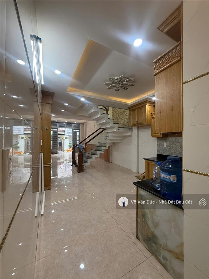 Chủ ngộp bank giảm 1 tỷ  dt 4x14m  đúc 5 tầng  5pn, 6wc nhà mới ở ngay  9.9 tỷ