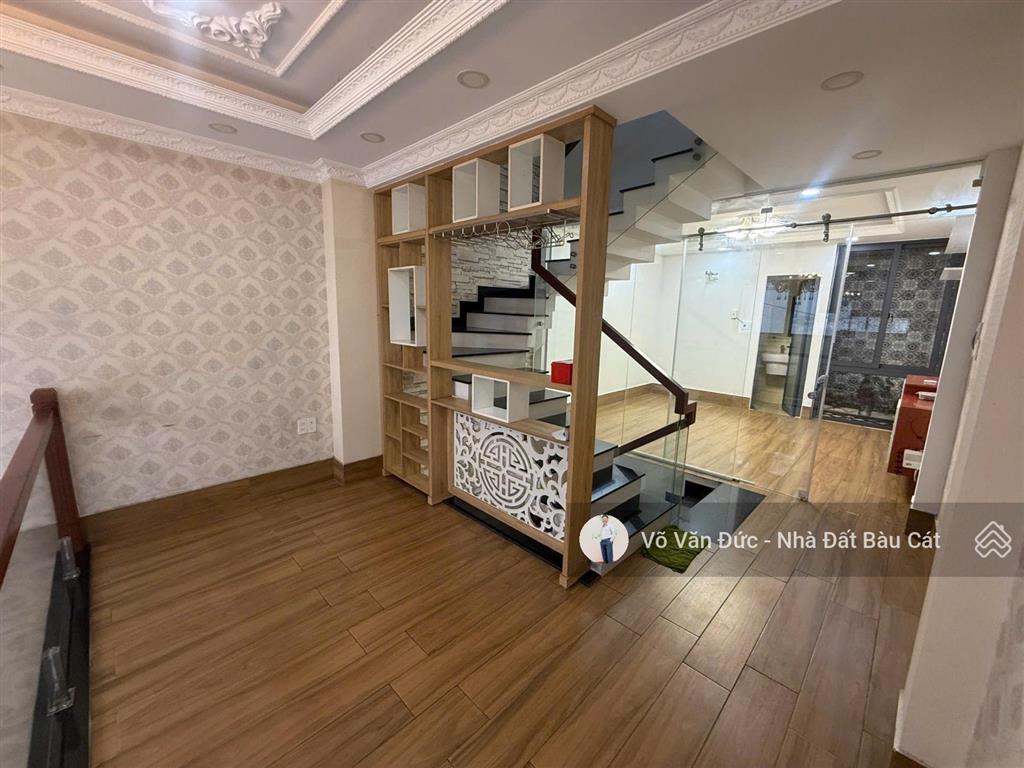 Chủ ngộp bank giảm 1 tỷ  dt 4x14m  đúc 5 tầng  5pn, 6wc nhà mới ở ngay  9.9 tỷ