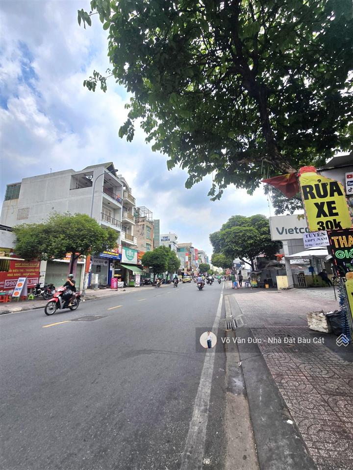 Bán nhà mtkd đường gò dầu tân phú.dt 4x16 đúc 2 lầu vị trí đẹp.