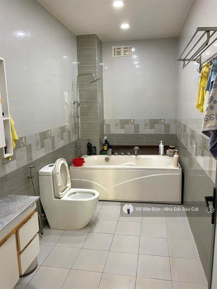 Bán nhà mtnb đường tốt  kdc vĩnh lộc  bình tân. dt 6x16m đúc 5 tấm đẹp 1 hầm 3 lầu có thang máy