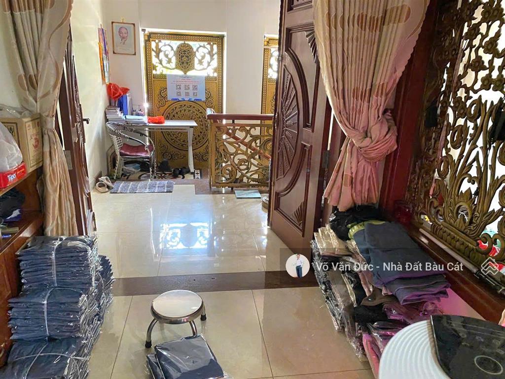 Bán nhà mtnb đường tốt  kdc vĩnh lộc  bình tân. dt 6x16m đúc 5 tấm đẹp 1 hầm 3 lầu có thang máy