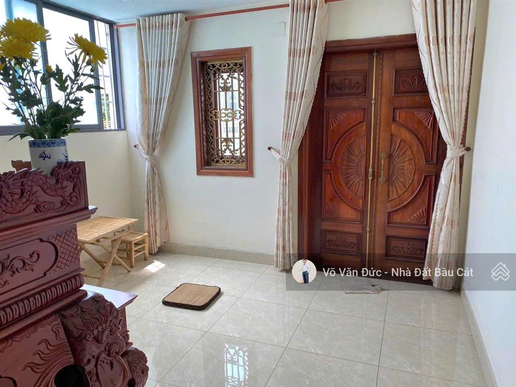 Bán nhà mtnb đường tốt  kdc vĩnh lộc  bình tân. dt 6x16m đúc 5 tấm đẹp 1 hầm 3 lầu có thang máy