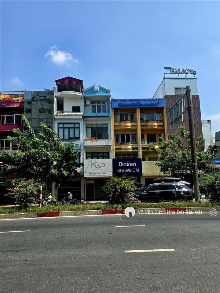 Bán nhà mặt tiền cộng hoà p12tân bình.dt 8x20 đúc 6 tầng vị trí đẹp giá tốt chỉ nhỉnh 50 tỷ