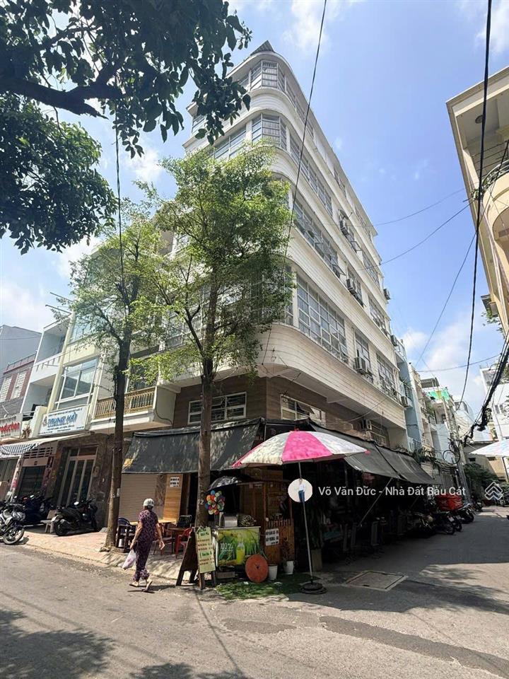 Bán nhà góc 2 mặt tiền khu bàu cát tân bình.dt 4x14 đúc 6 tấm( 1 trệt+5 lầu+st) thu nhập 600tr/n