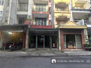 Nhỉnh 160tr/m2 siêu phẩm mt ngay cộng hoà sát bên toà nhà etown  dtcn 175m2 đất 3 tầng