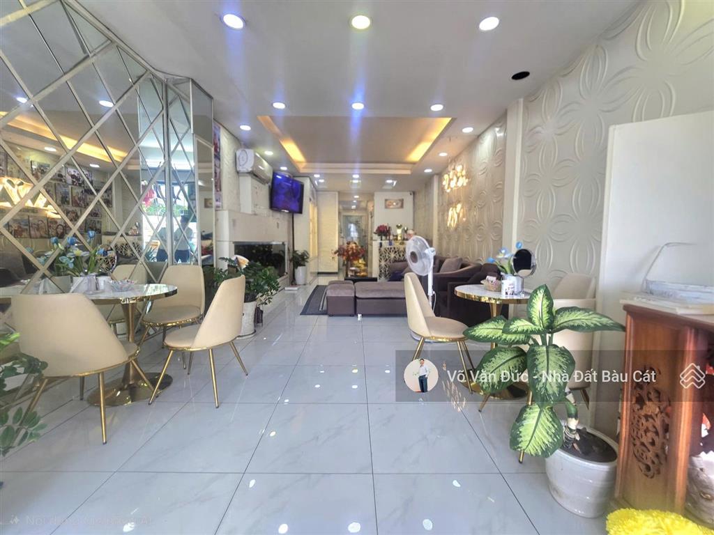 Cho thuê nhà mặt tiền số 143 đường 3 tháng 2, p11, quận 10. dt 4x28, đúc 3 lầu