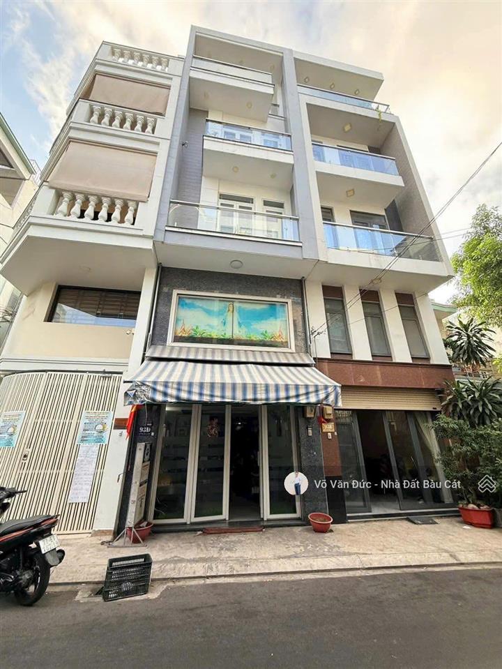 Chỉ nhỉnh 12 tỷ bán gấp nhà mt nguyễn thanh tuyền,p2,tân bình.dt 4x13.5m đúc 5 tầng.