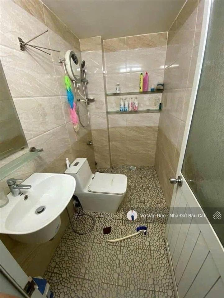 Bán nhà đường 3 tháng 2, quận 11. dt 3.5x14. trệt, lửng, 2 lầu, st. gồm 4pn, 4wc giá rẻ nhỉnh 5 tỷ