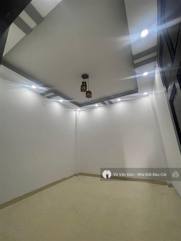 Bán nhà đường bình long, tân phú. dt 4.2x18. đúc 2 lầu nhà mới ở ngay. giá rẻ nhỉnh 6 tỷ