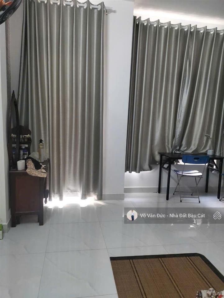 Bán nhà 2 mặt hẻm gì dầu,tân phú.dt 4x13. đúc 1 lầu mới ở ngay. giá rẻ nhỉnh 5 tỷ