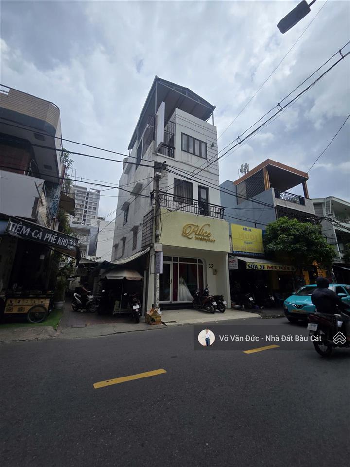 Bán nhà mtkd nguyễn hồng đào  dt 5x12m  đúc 4 tấm giá cực kì tốt chỉ 14.8 tỷ