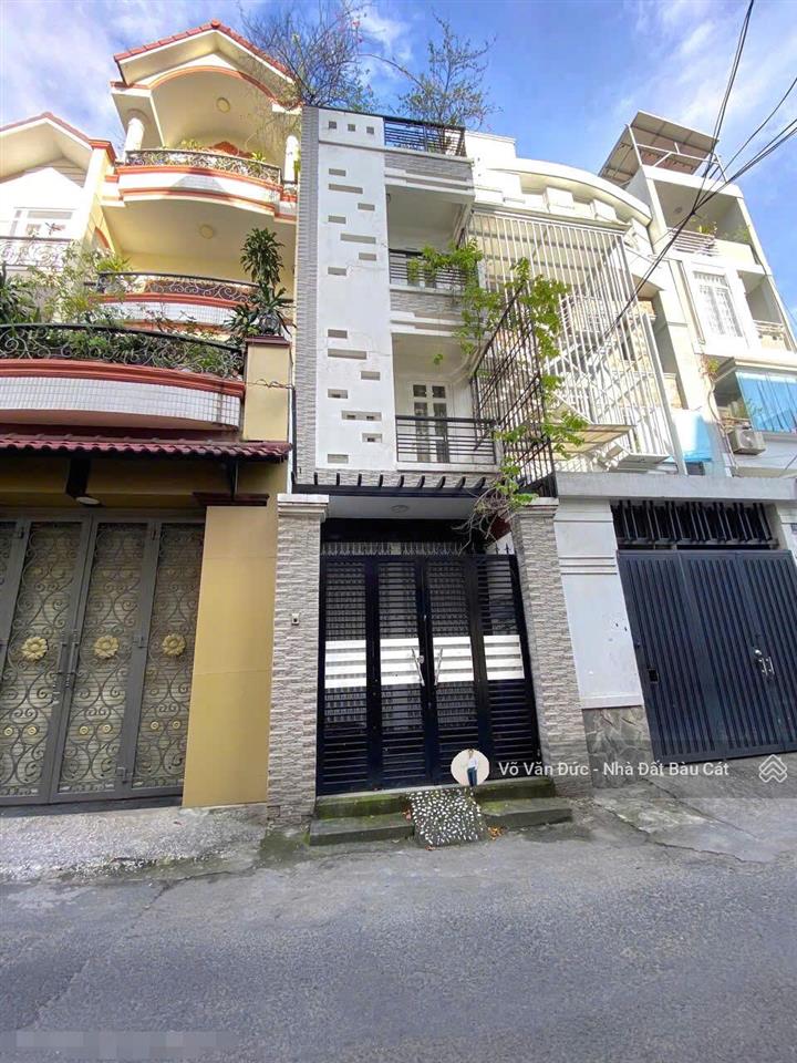 Bán nhà mtkd trần văn hoàng, p9, tân bình. dt 3.2x14m  đúc 4 tấm nhà còn mới. chỉ nhỉnh 8 tỷ