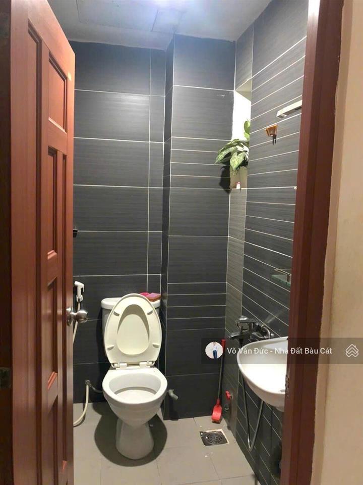 Bán nhà mtkd trần văn hoàng, p9, tân bình. dt 3.2x14m  đúc 4 tấm nhà còn mới. chỉ nhỉnh 8 tỷ
