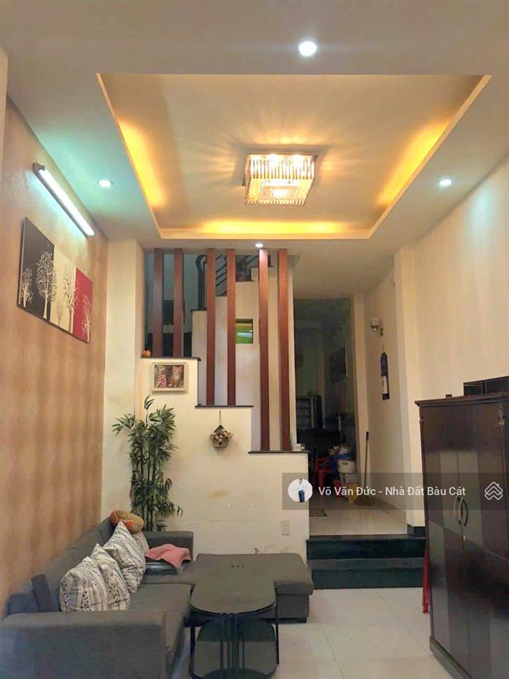 Bán nhà mtkd trần văn hoàng, p9, tân bình. dt 3.2x14m  đúc 4 tấm nhà còn mới. chỉ nhỉnh 8 tỷ