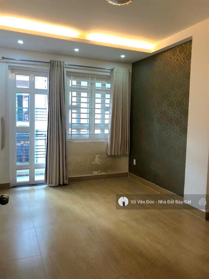 Bán nhà mtkd trần văn hoàng, p9, tân bình. dt 3.2x14m  đúc 4 tấm nhà còn mới. chỉ nhỉnh 8 tỷ