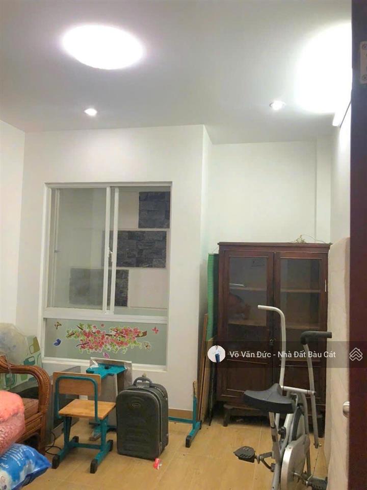 Bán nhà mtkd trần văn hoàng, p9, tân bình. dt 3.2x14m  đúc 4 tấm nhà còn mới. chỉ nhỉnh 8 tỷ