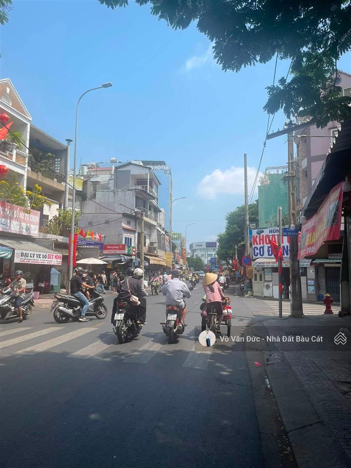 Bán nhà mtkd phạm văn hai, tân bình. dt 4.1x28 dtcn 112.59m² đúc 2 lầu hđ thuê 50tr/th. vị trí đẹp